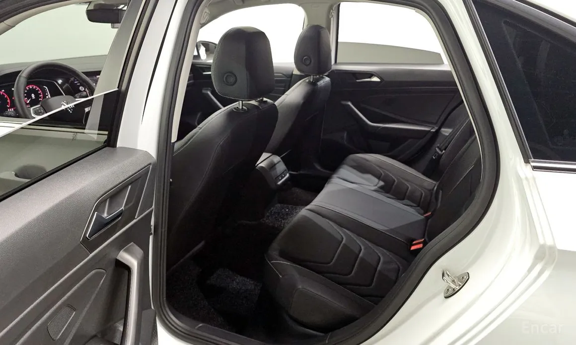 Photo 11 - Volkswagen Jetta