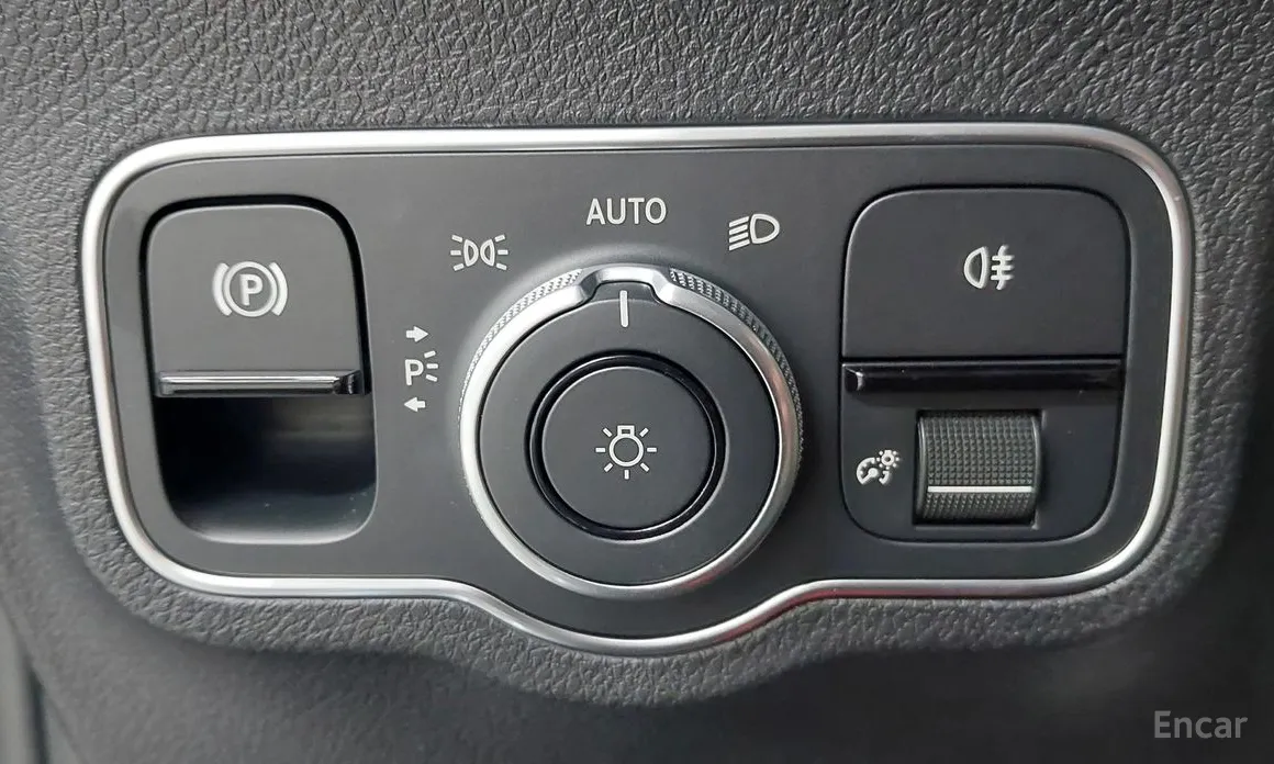 Фото 20 - Mercedes-Benz EQB