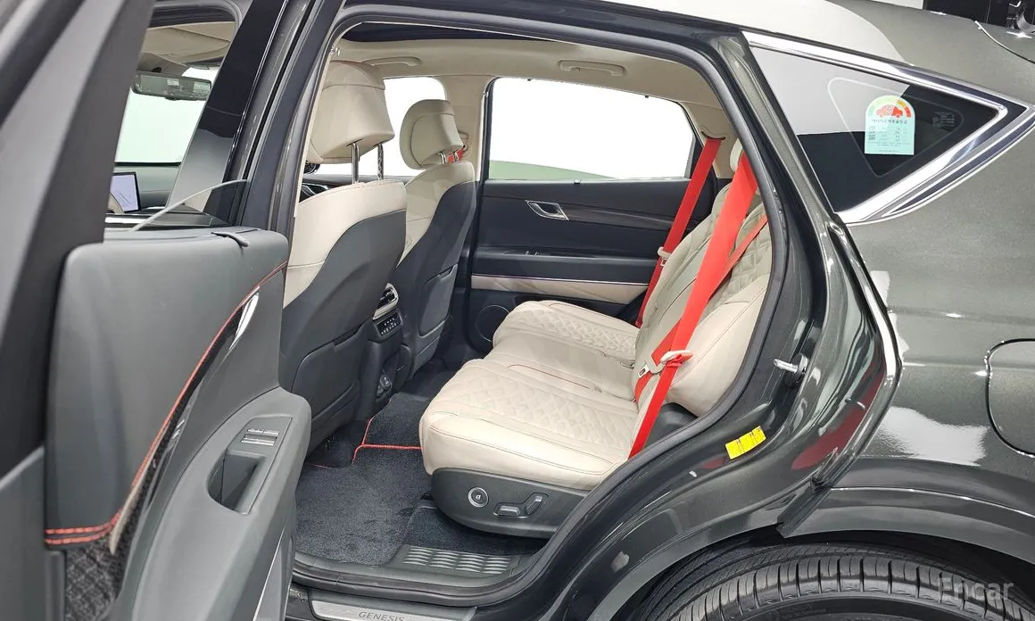 Фото 11 - Genesis GV80