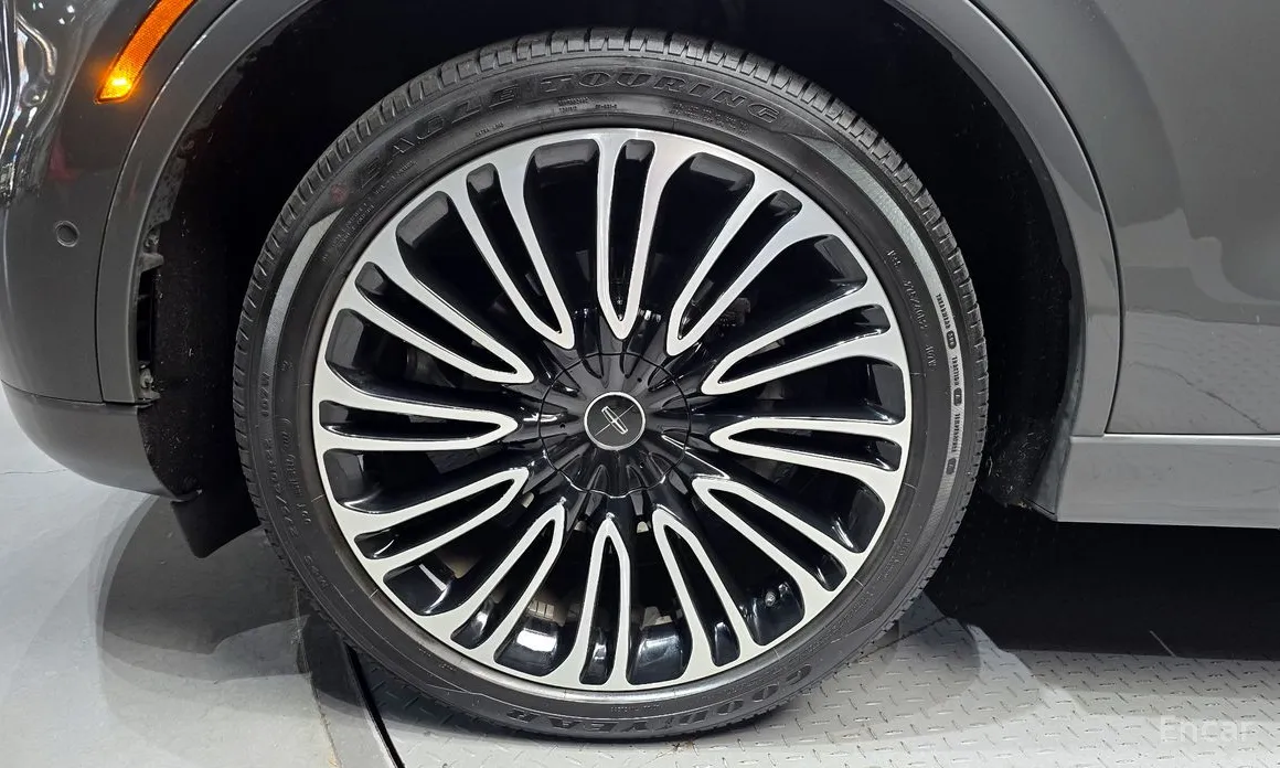 Фото 5 - Lincoln Aviator