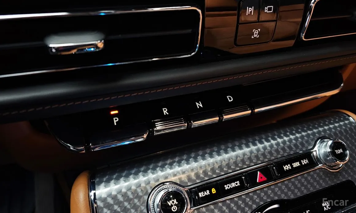 Фото 9 - Lincoln Aviator