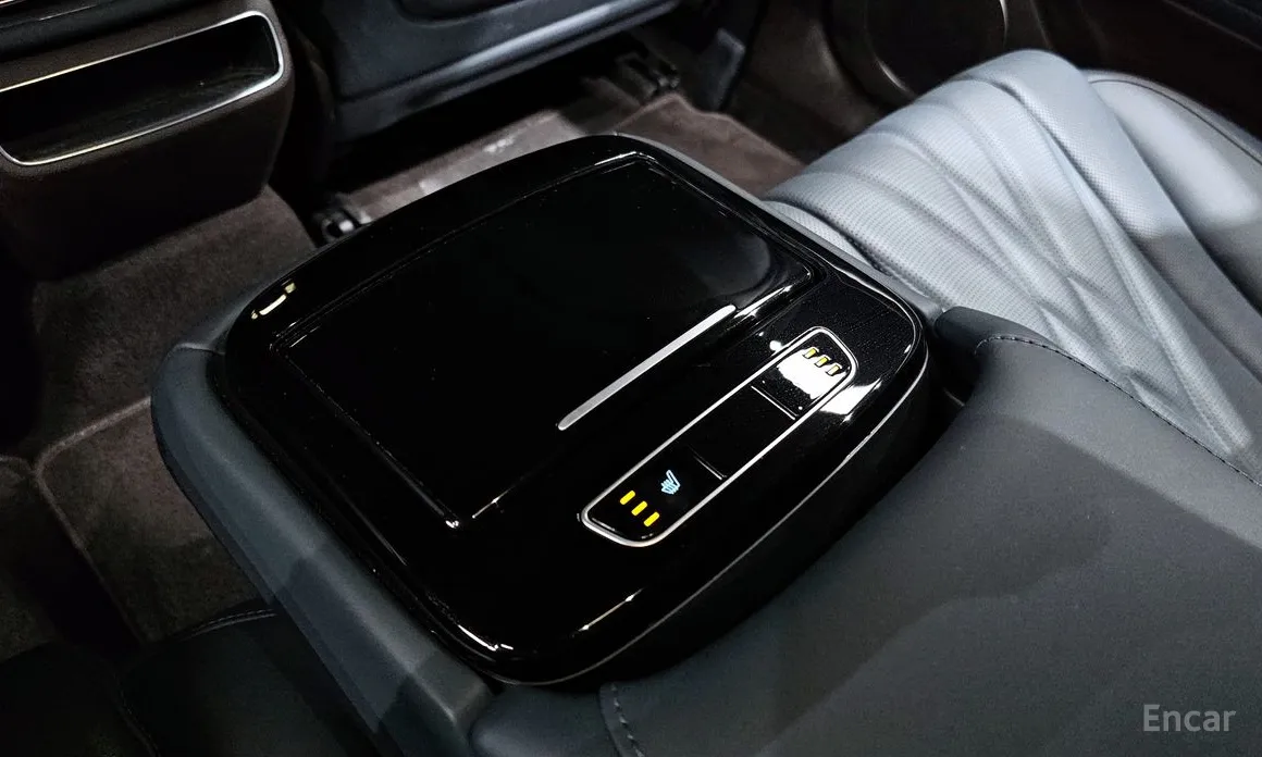 Фото 17 - Genesis G80