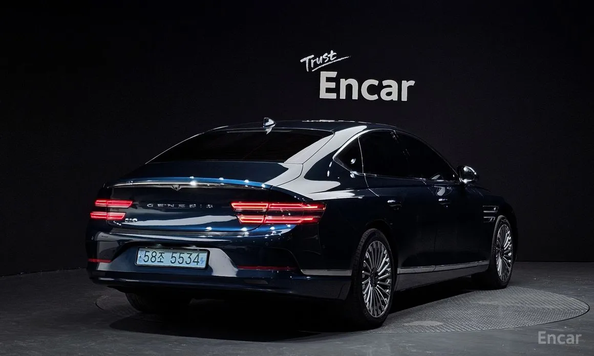 Фото 2 - Genesis G80