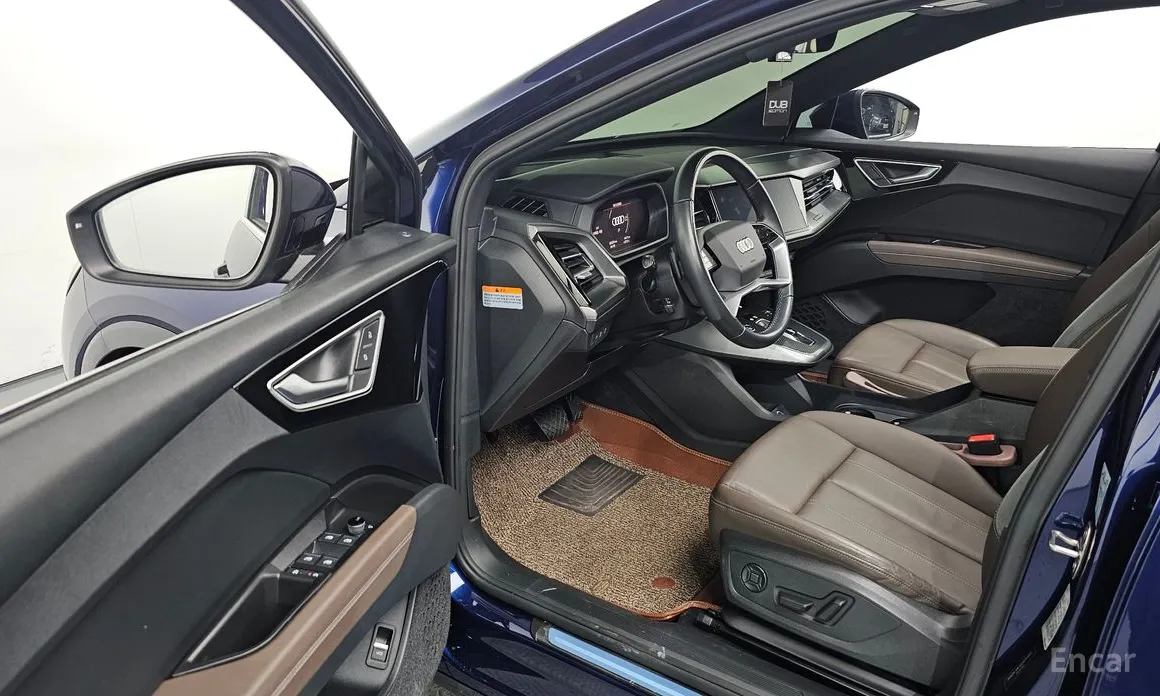 Фото 10 - Audi Q4 e-tron