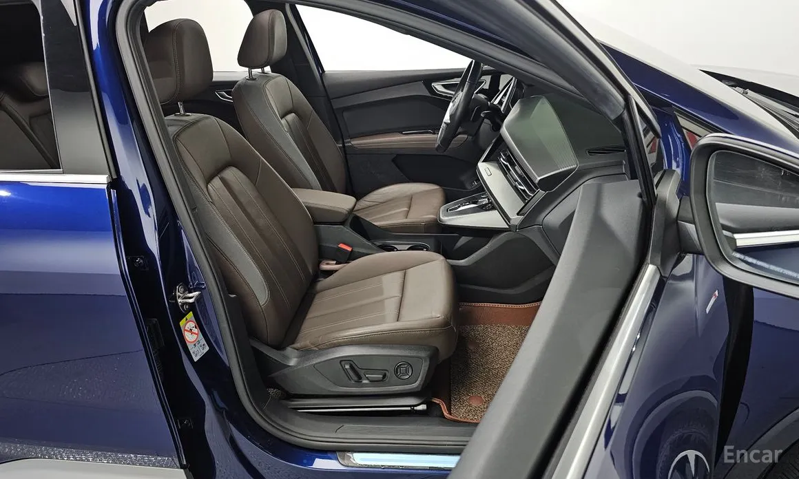 Фото 12 - Audi Q4 e-tron