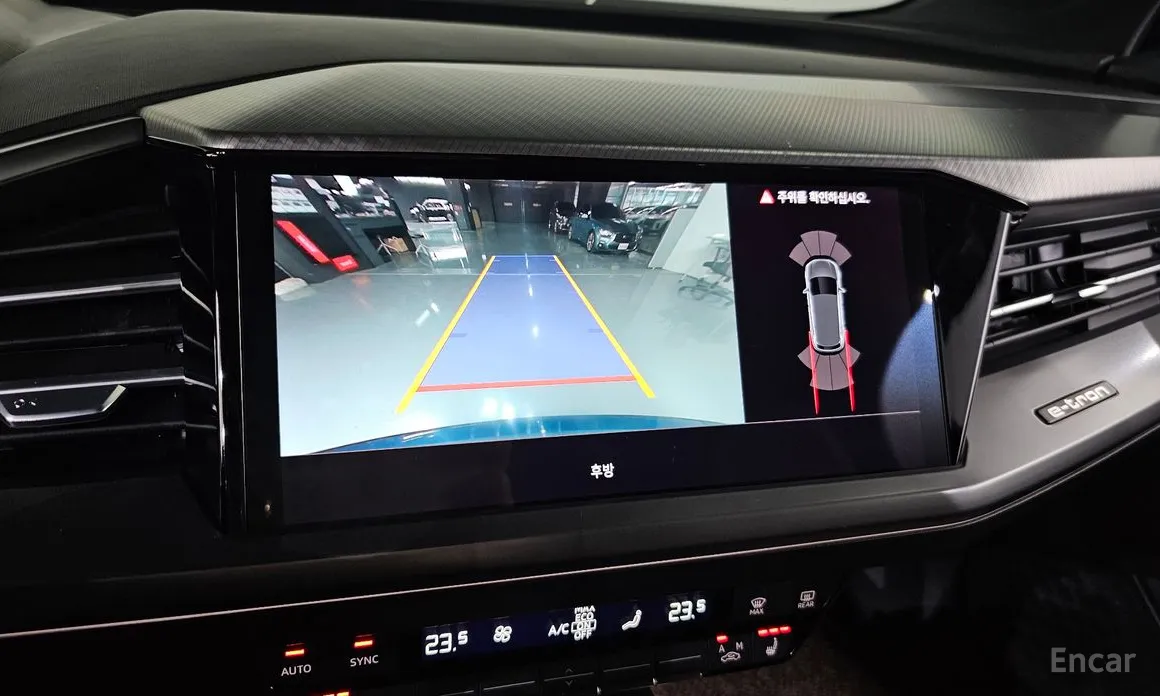 Фото 18 - Audi Q4 e-tron