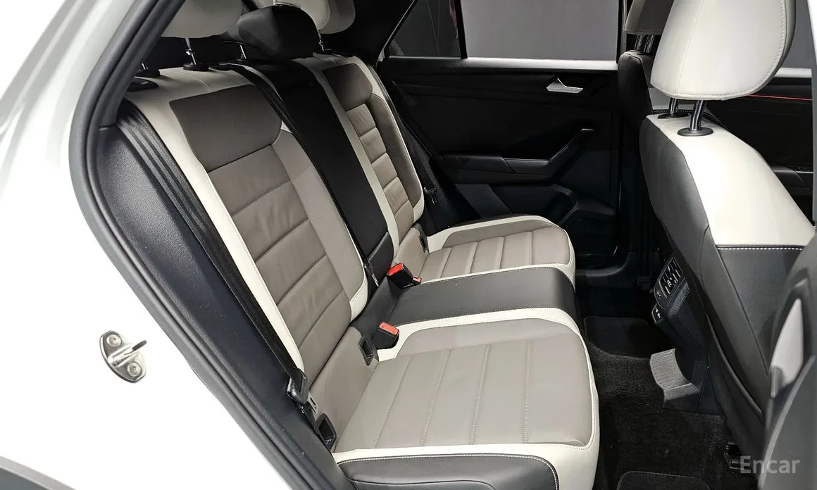 Фото 12 - Volkswagen T-Roc