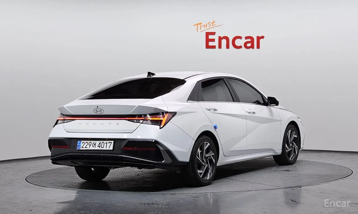 Фото 2 - Hyundai Avante