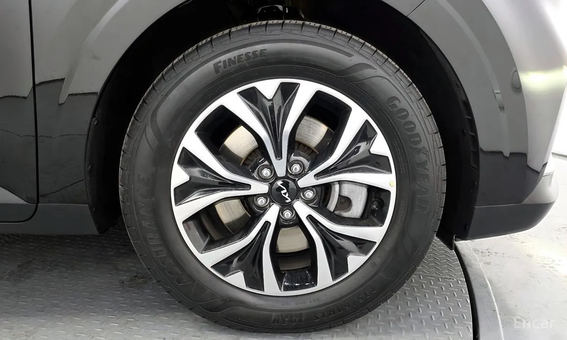 Фото 5 - Kia Carnival