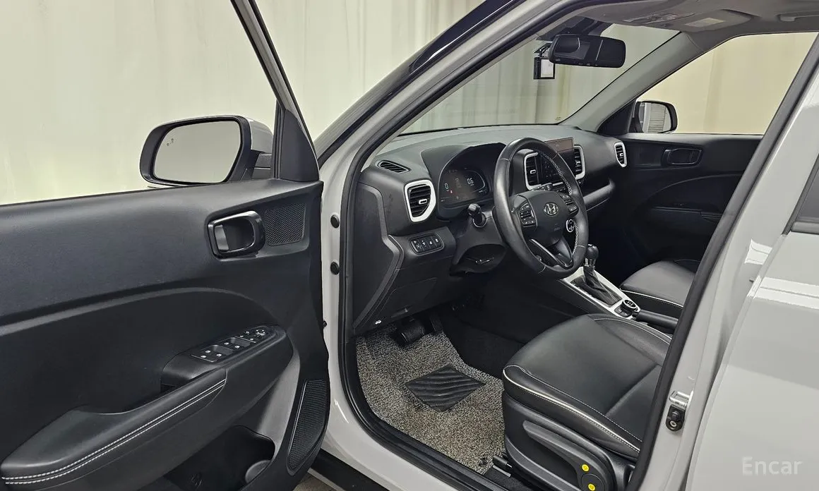 Фото 10 - Hyundai Venue