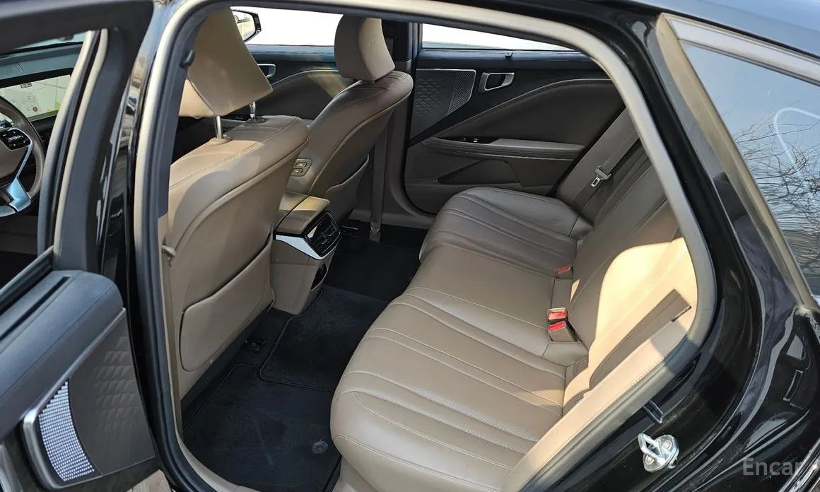 Фото 12 - Kia K8