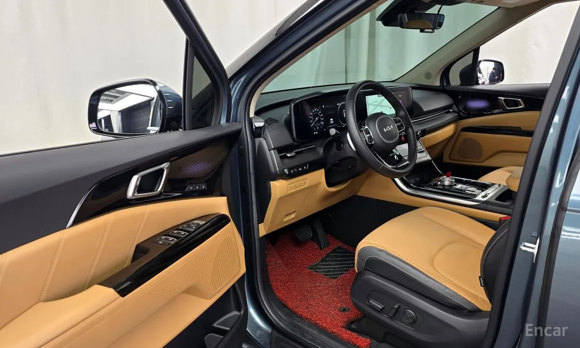 Photo 10 - Kia Carnival