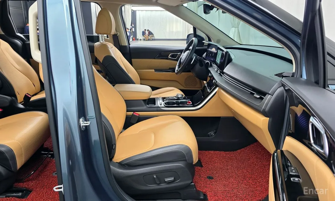 Photo 11 - Kia Carnival