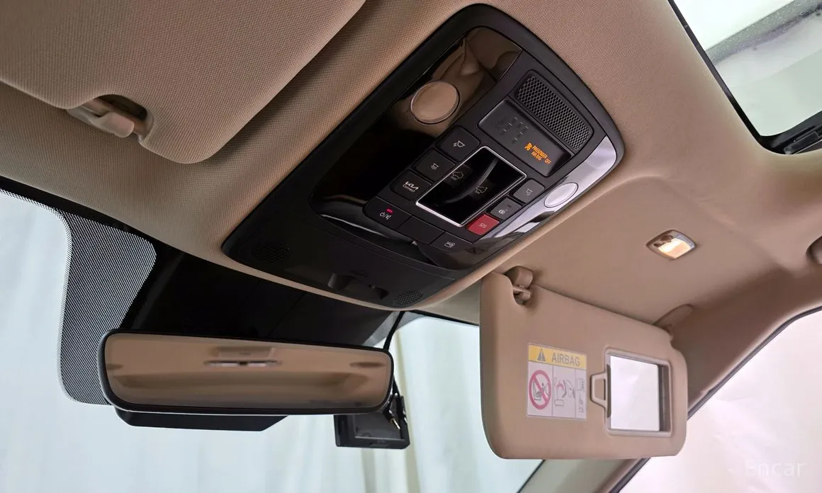 Photo 17 - Kia Carnival