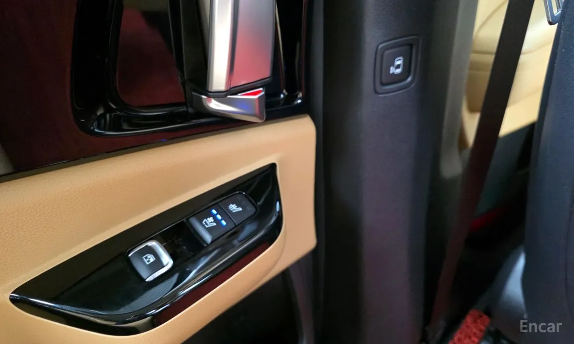 Photo 18 - Kia Carnival