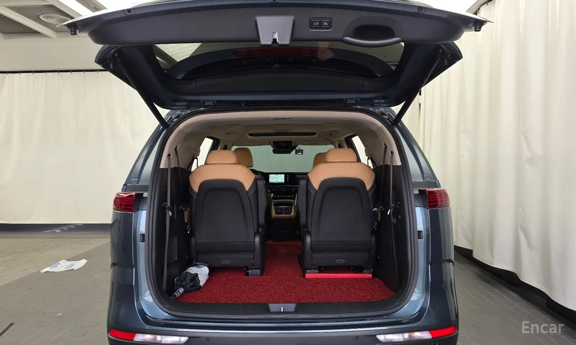 Photo 20 - Kia Carnival