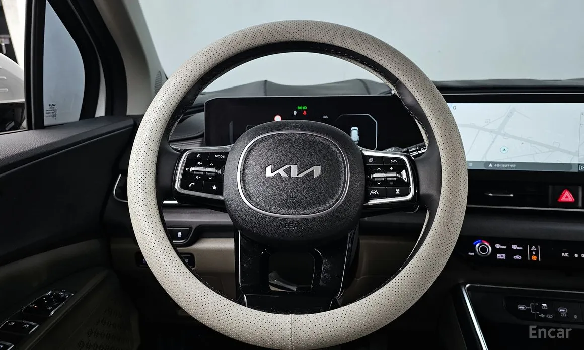 Photo 13 - Kia Carnival