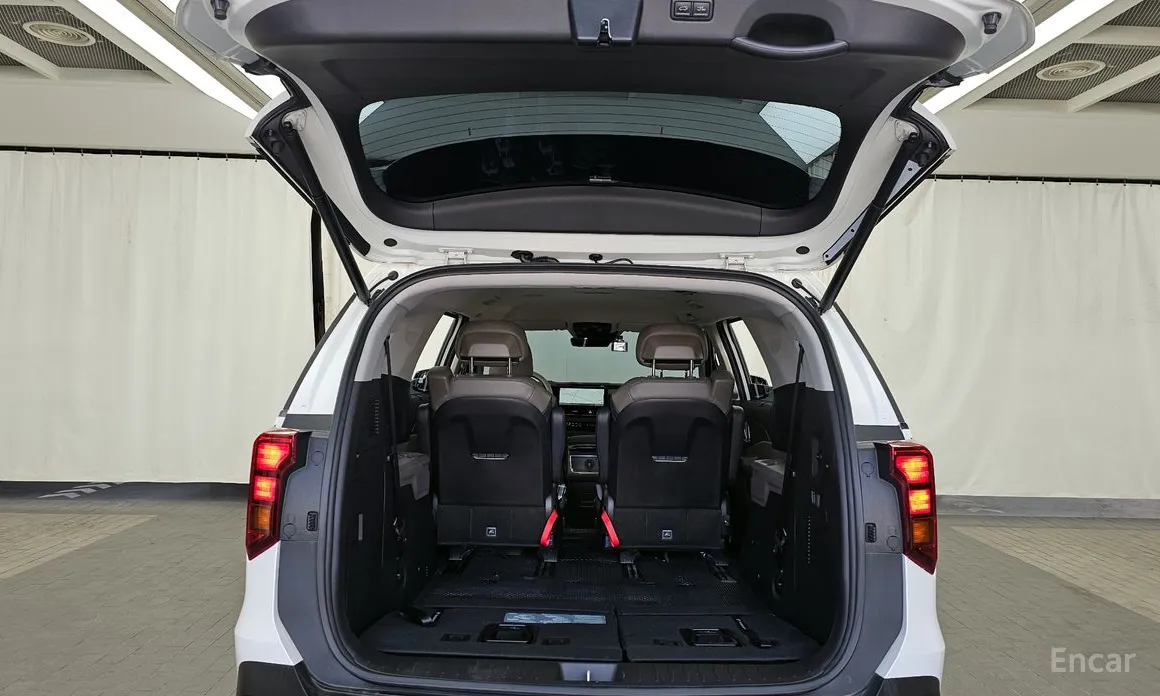 Photo 20 - Kia Carnival