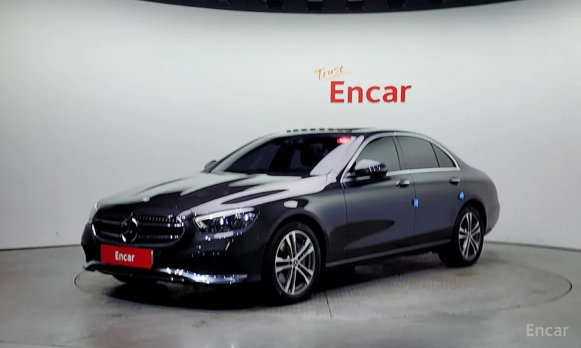 Фото 1 - Mercedes-Benz E-Class