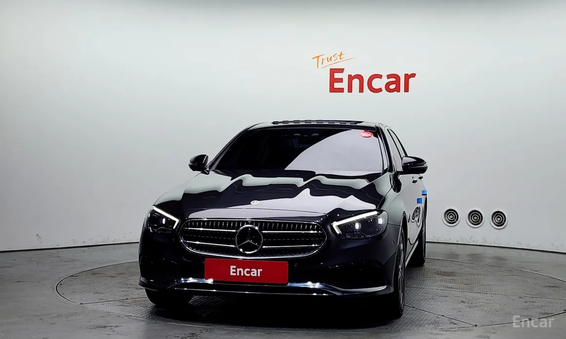 Фото 3 - Mercedes-Benz E-Class