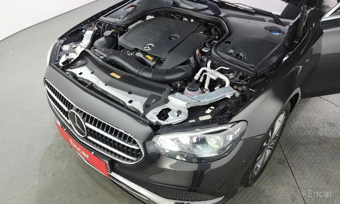 Фото 6 - Mercedes-Benz E-Class