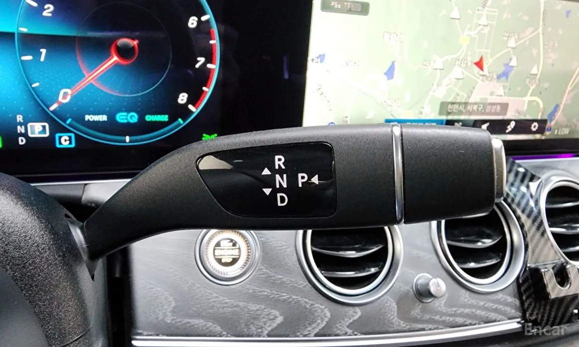 Фото 9 - Mercedes-Benz E-Class