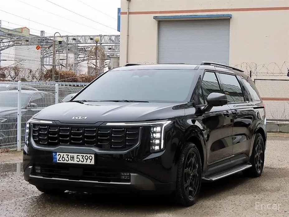 Фото 2 - Kia Carnival