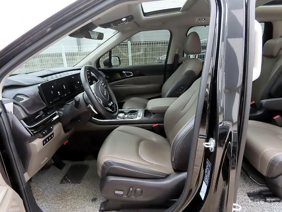 Фото 5 - Kia Carnival