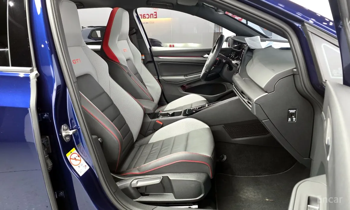 Photo 11 - Volkswagen Golf