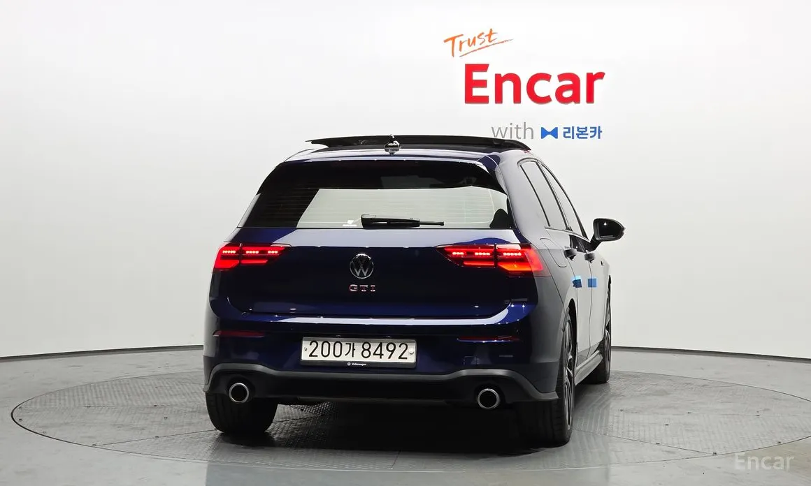 Photo 4 - Volkswagen Golf