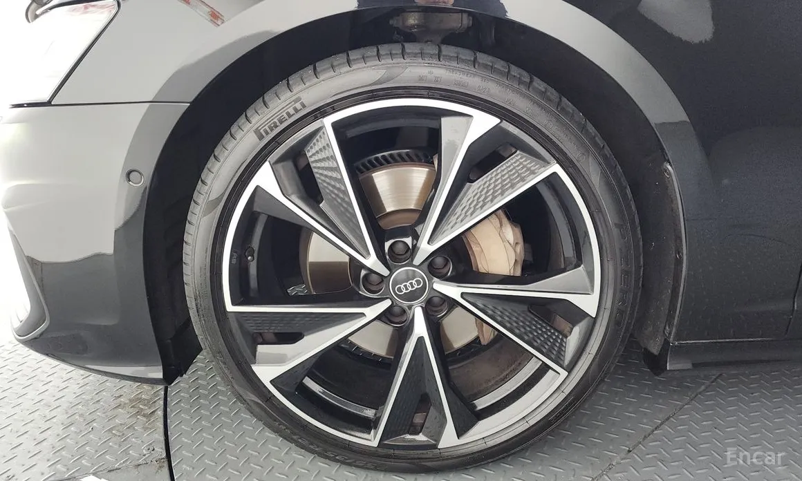 Фото 5 - Audi A6