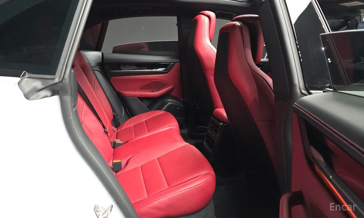 Фото 12 - Porsche Macan