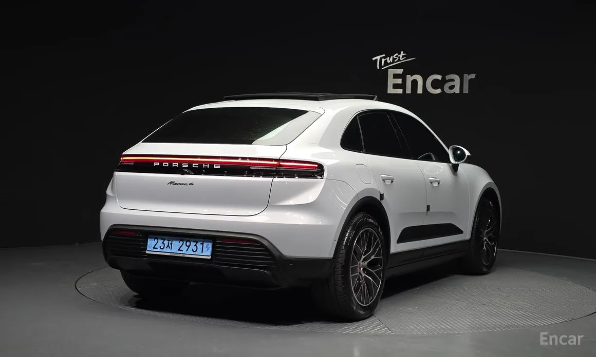 Фото 2 - Porsche Macan