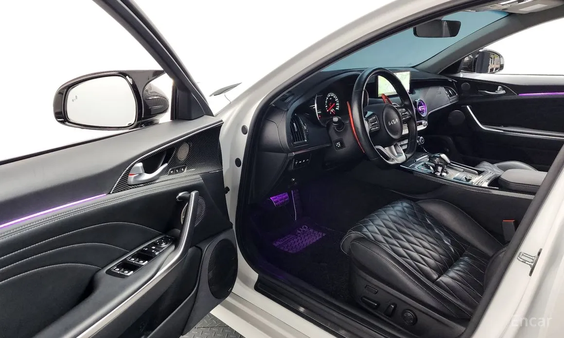 Фото 10 - Kia Stinger