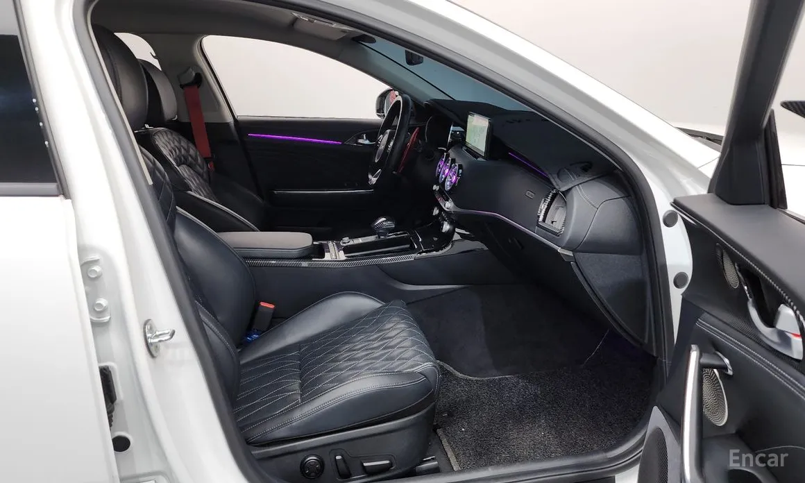 Фото 11 - Kia Stinger