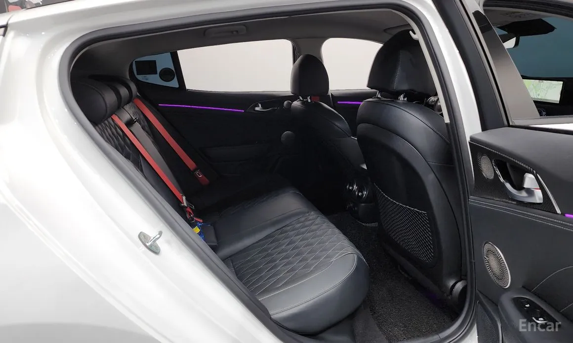 Фото 12 - Kia Stinger