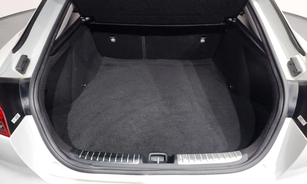 Фото 20 - Kia Stinger