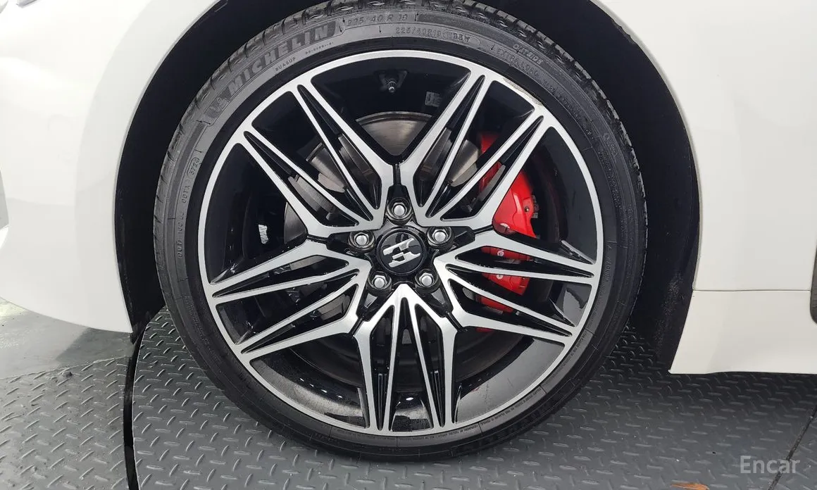 Фото 5 - Kia Stinger