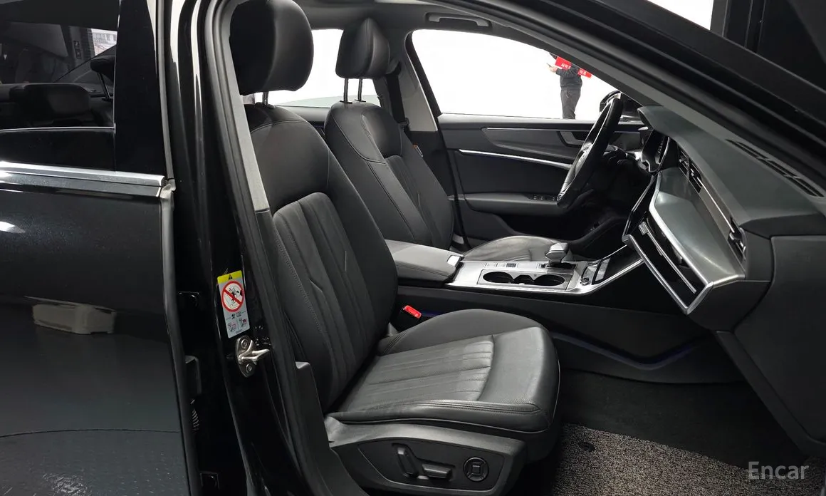 Фото 10 - Audi A6