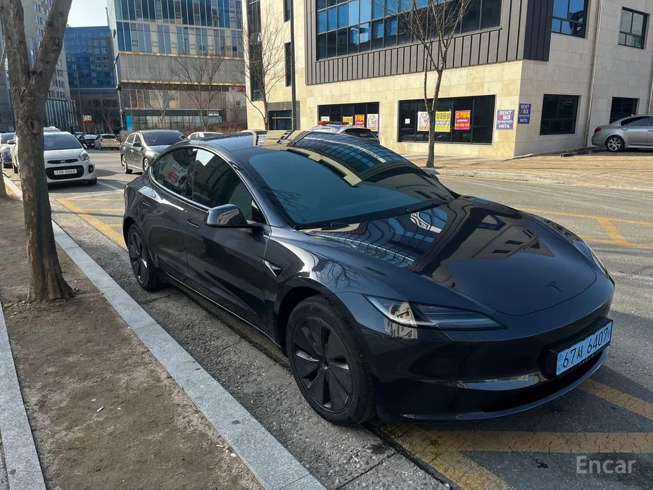 Фото 2 - Tesla Model 3
