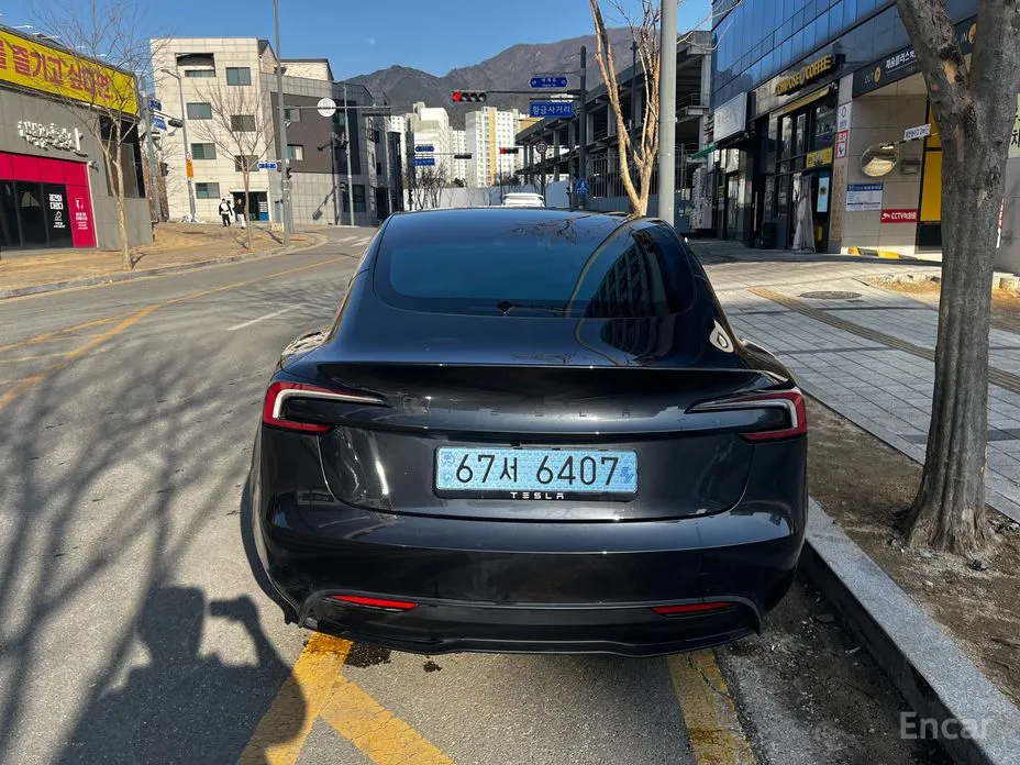 Фото 4 - Tesla Model 3