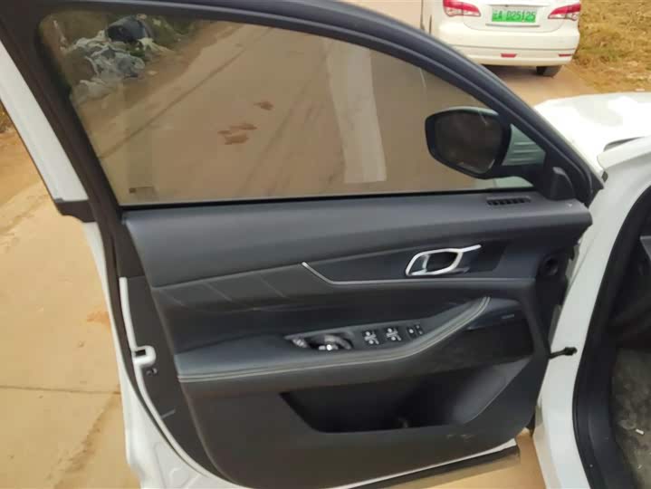 Фото 7 - Changan UNI-K