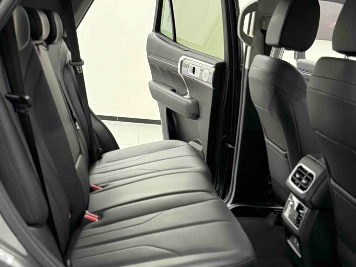 Фото 6 - Tank 400 Hybrid