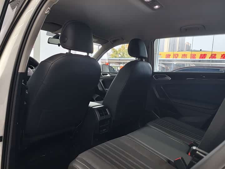 Фото 6 - Volkswagen Tiguan L Pro