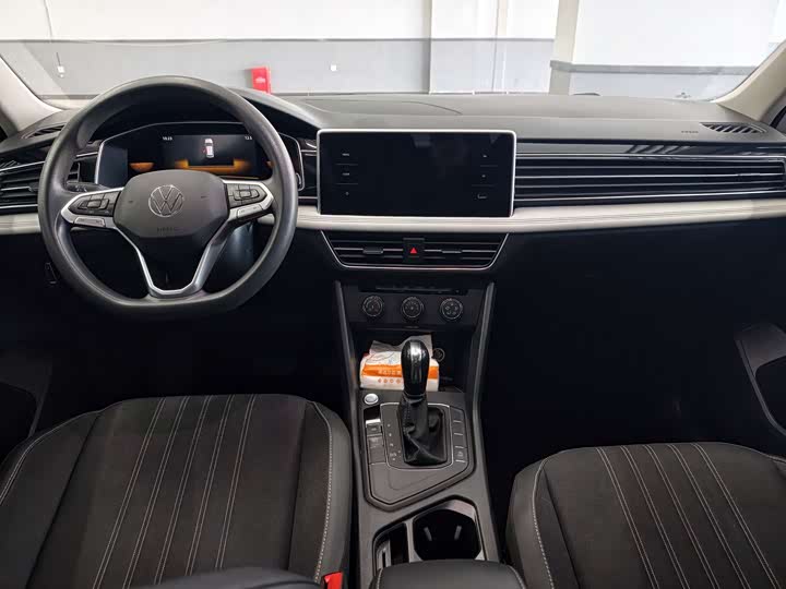 Фото 7 - Volkswagen Tiguan L Pro