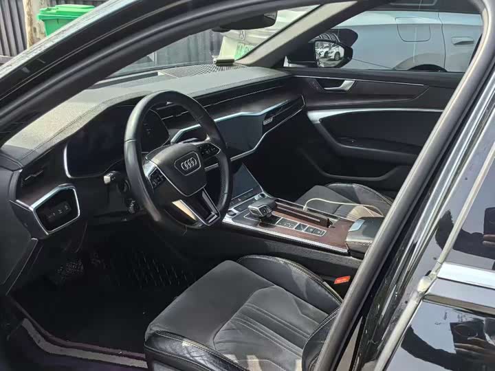 Фото 4 - Audi A6L