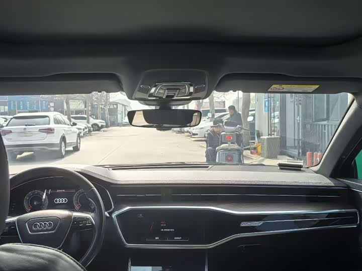 Фото 5 - Audi A6L