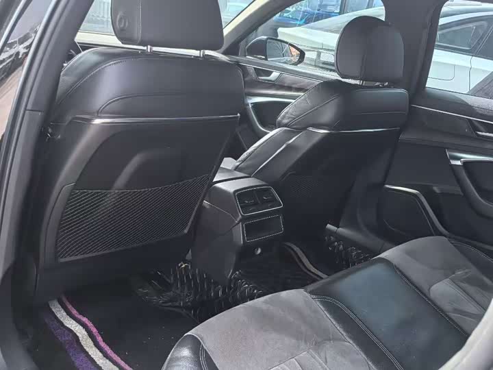 Фото 6 - Audi A6L