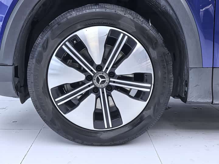 Фото 9 - Mercedes-Benz EQB