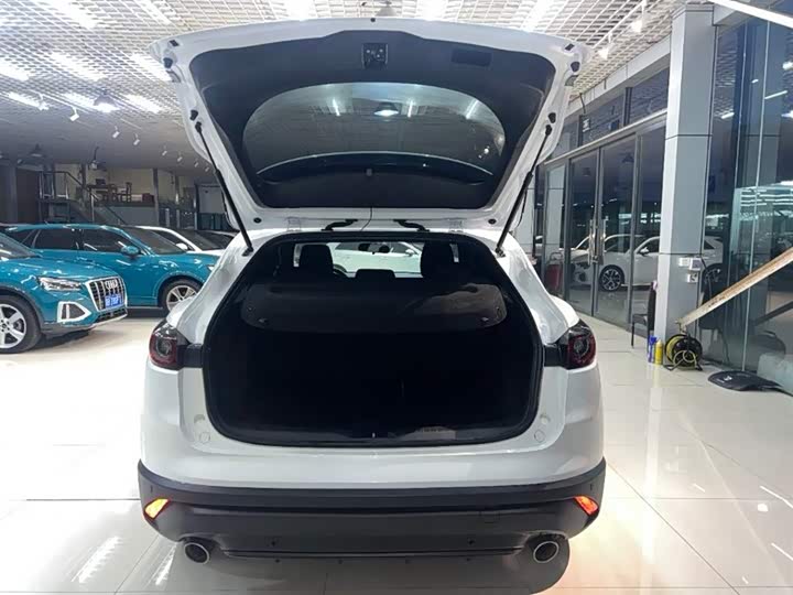 Фото 8 - Mazda CX-4